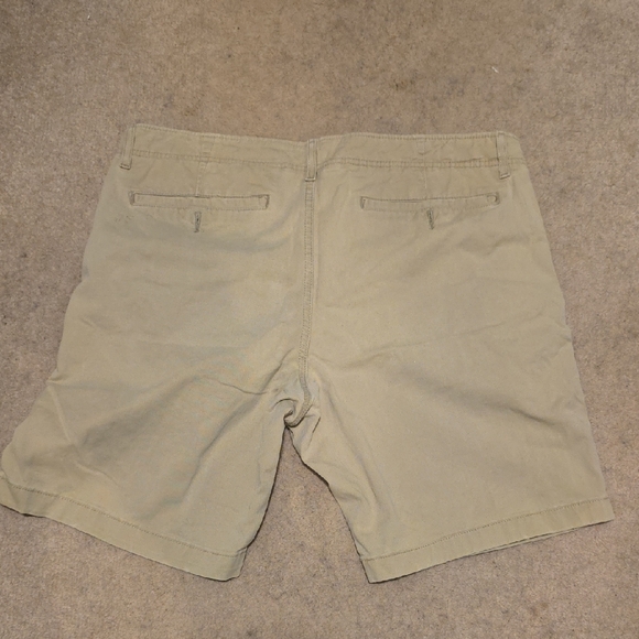 Red Camel Men's Khaki Flat Front Shorts - Picture 2 of 4